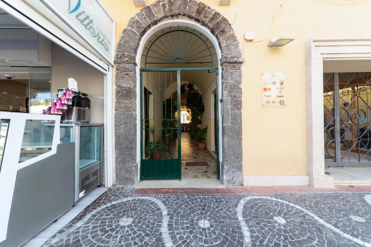 La Piazzetta Ísquia